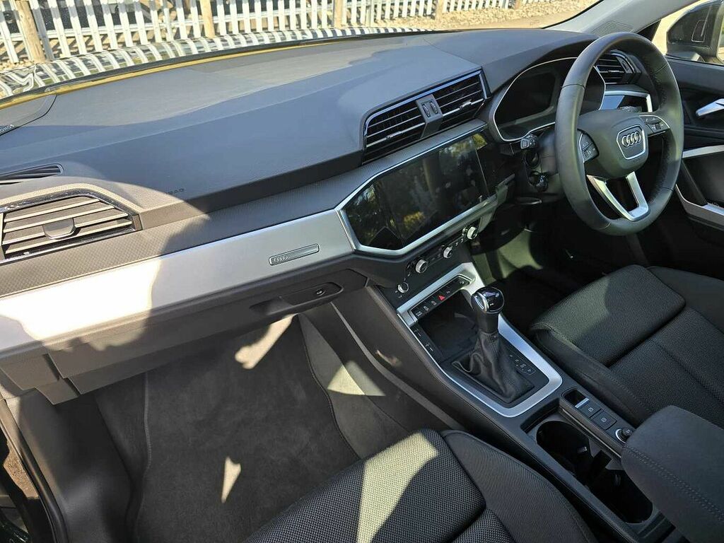 Audi Q3 Sport 35 Tfsi 150 Ps S Tronic Black #2