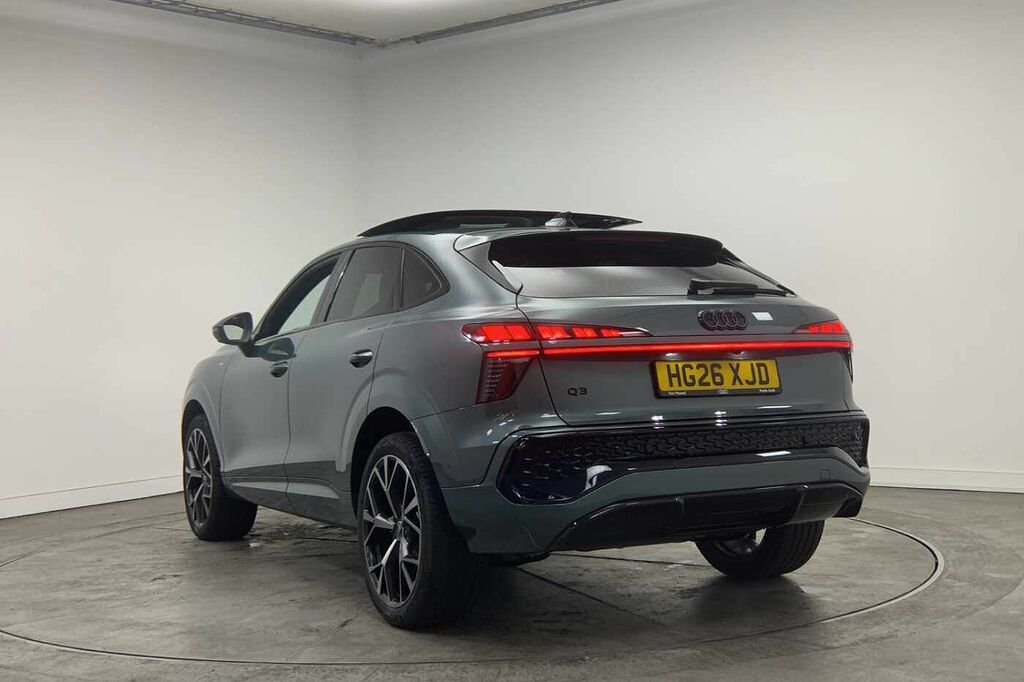 Audi Q3 Edition 1 Tdi 150 Ps S Tronic - 2026 Green #3