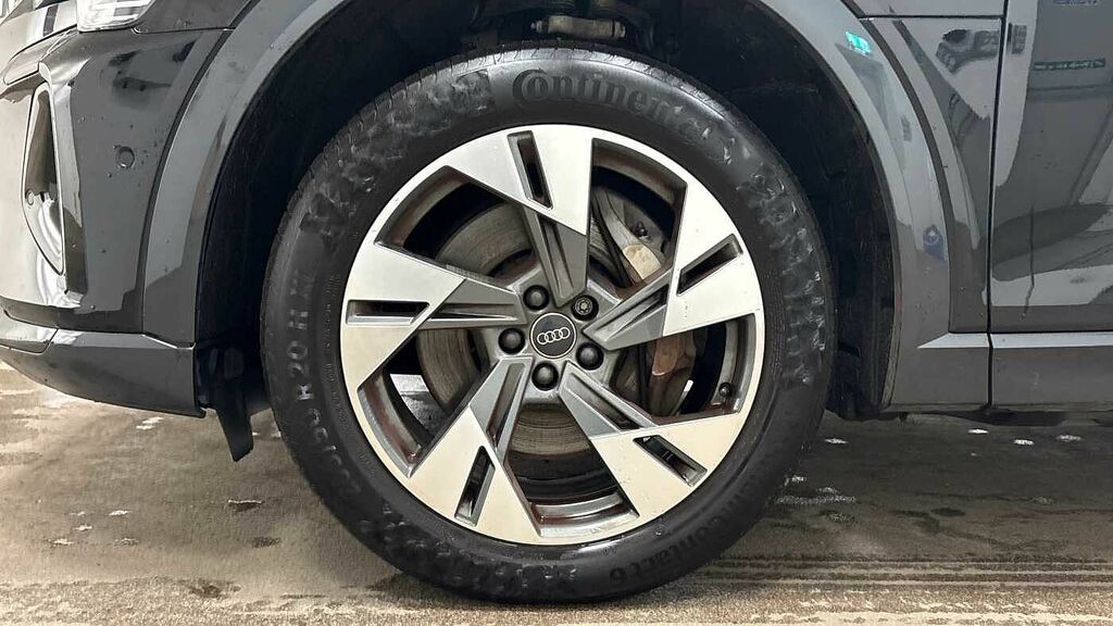 Audi Q8 e tron Sport 50 E-tron Quattro 250,00 Kw Black #5