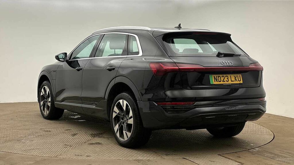 Audi Q8 e tron Sport 50 E-tron Quattro 250,00 Kw Black #3