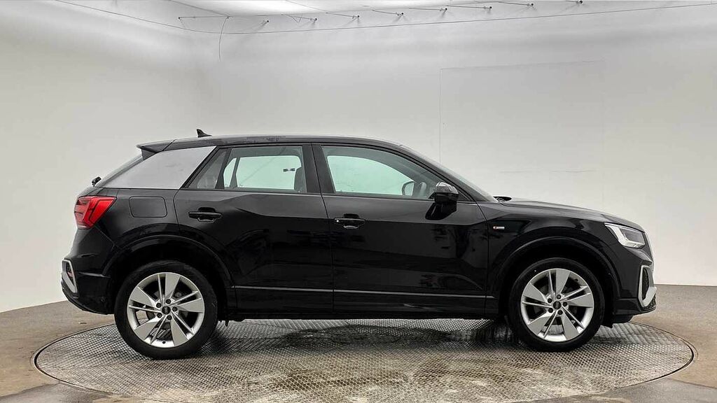 Audi Q2 S Line 35 Tfsi 150 Ps S Tronic Black #6