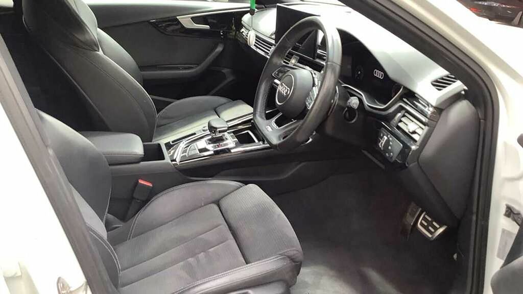 Audi A4 Avant Avant Black Edition 35 Tfsi 150 Ps S Tronic White #6