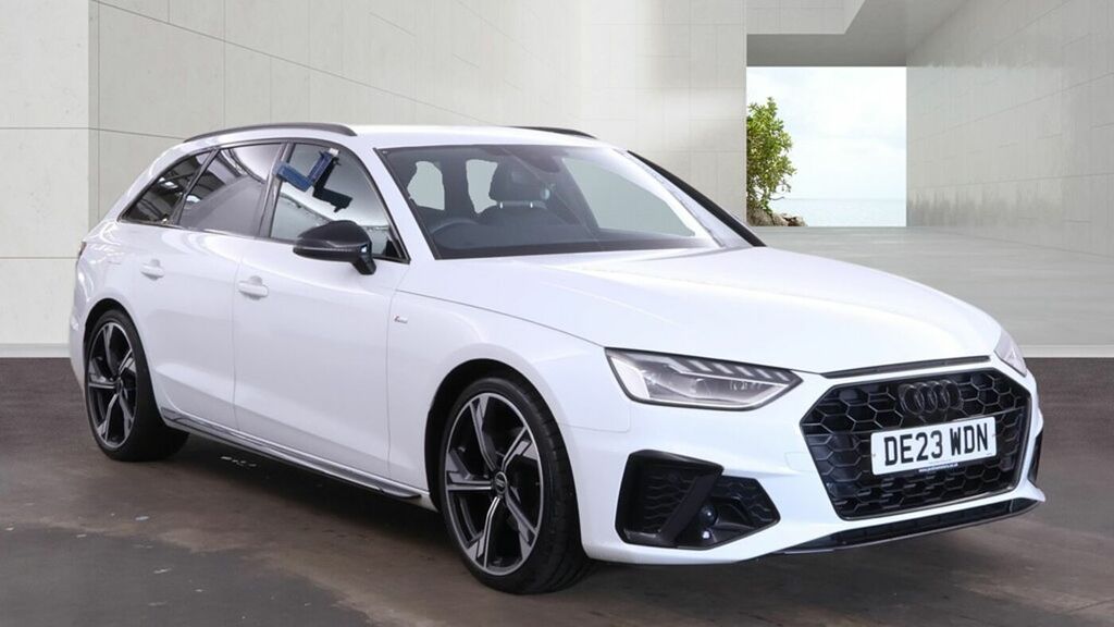 Audi A4 Avant Avant Black Edition 35 Tfsi 150 Ps S Tronic White