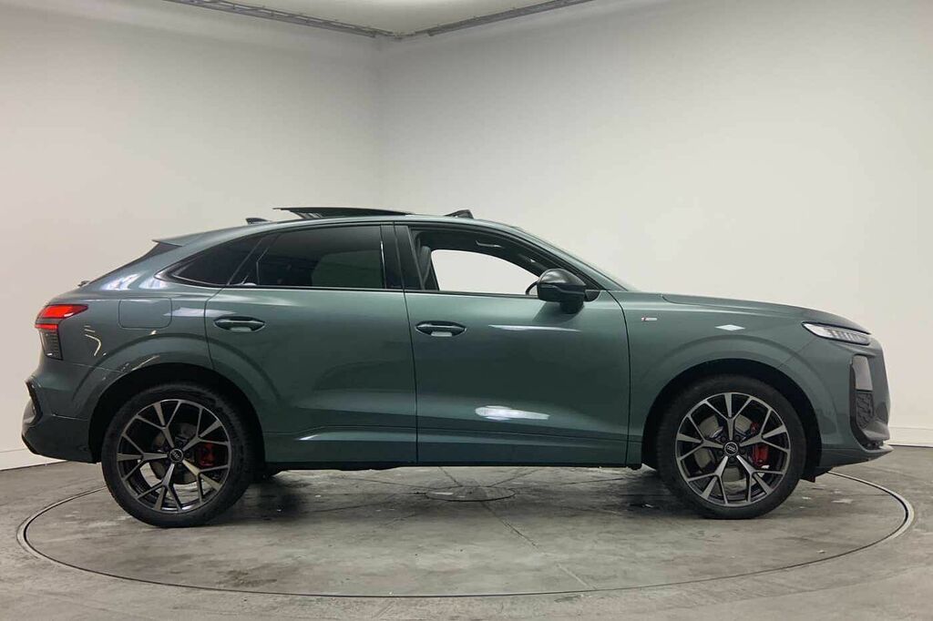 Audi Q3 Edition 1 Tdi 150 Ps S Tronic - 2026 Green #4