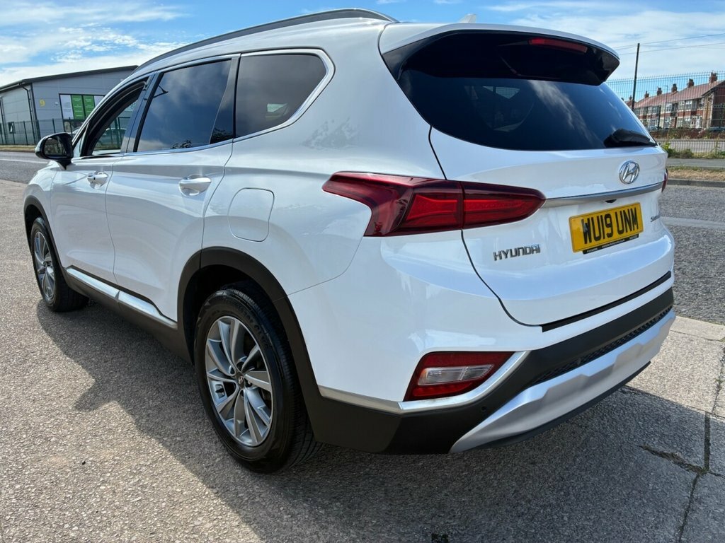Hyundai Santa Fe 2.2L Premium White #3