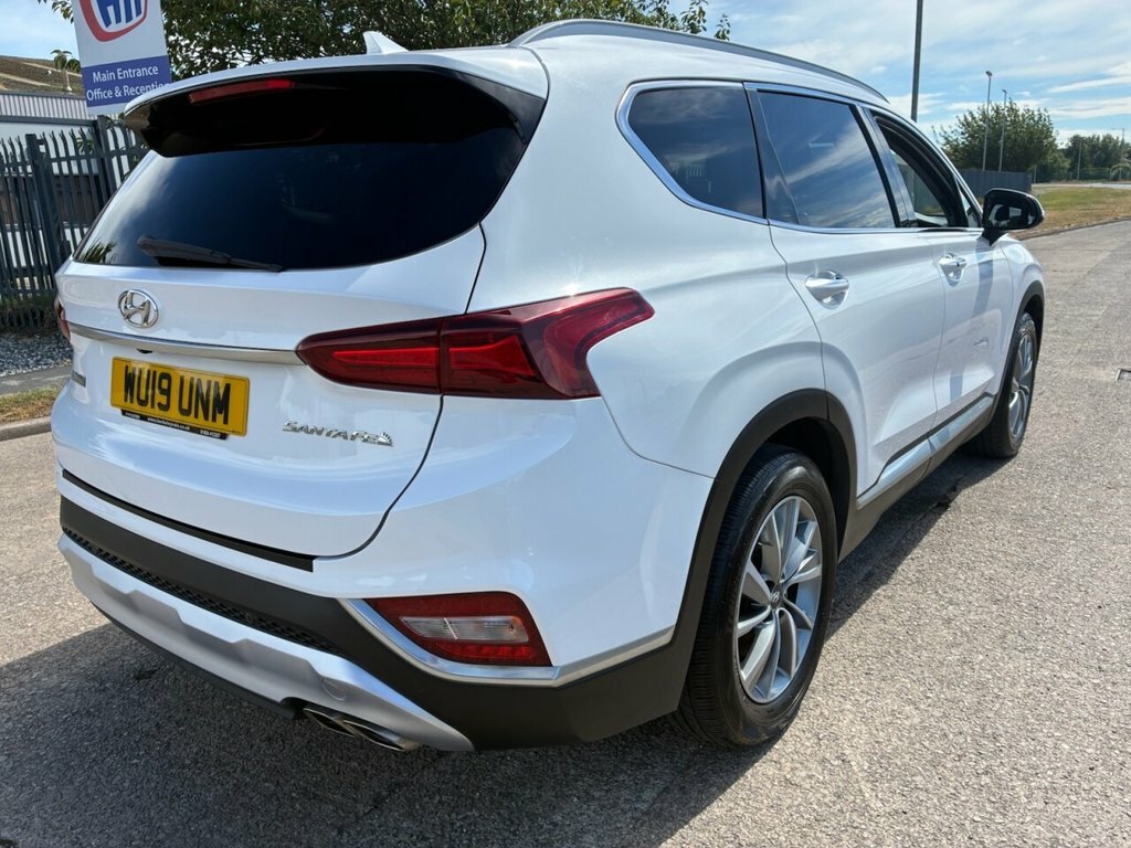 Hyundai Santa Fe 2.2L Premium White #4