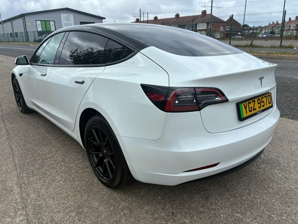 Tesla Model 3 Saloon White #3
