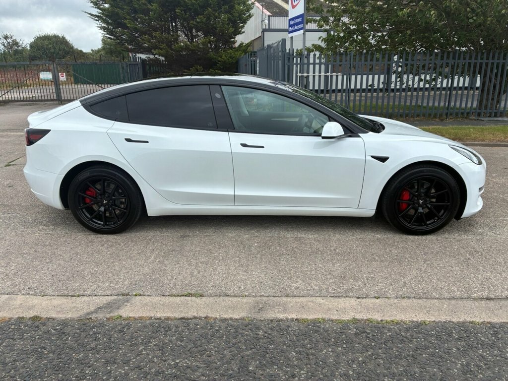 Tesla Model 3 Saloon White #6