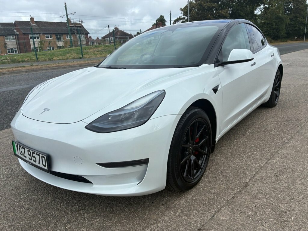 Tesla Model 3 Saloon White