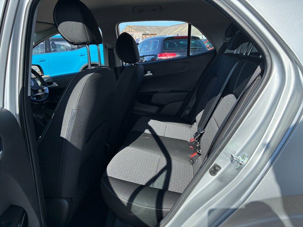 Kia Picanto X-line 1.25 White #12
