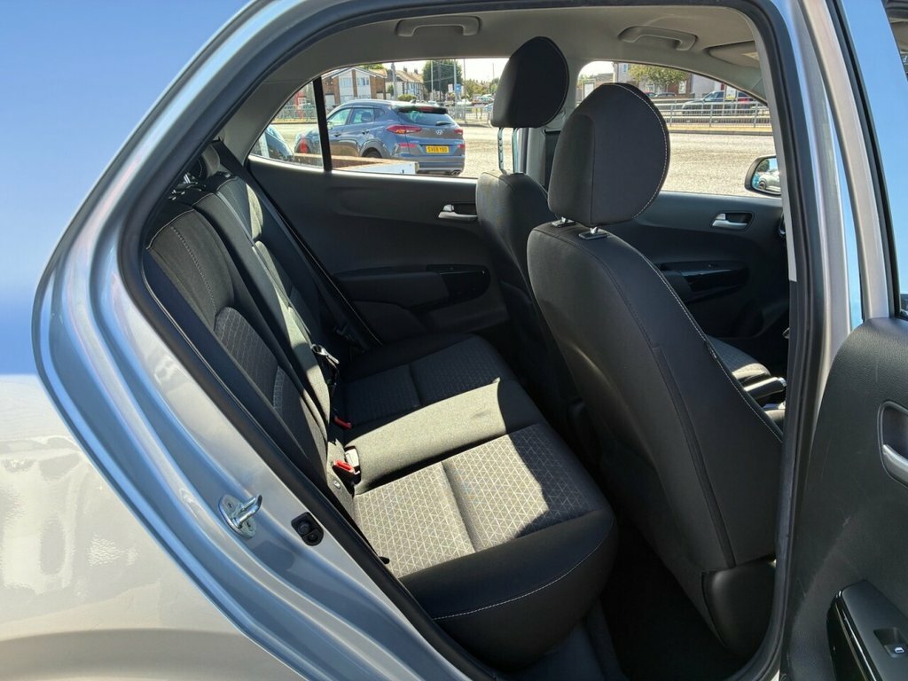 Kia Picanto X-line 1.25 White #15