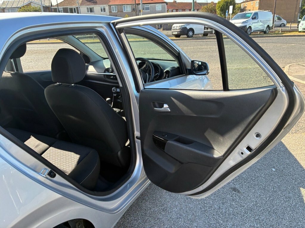 Kia Picanto X-line 1.25 White #16