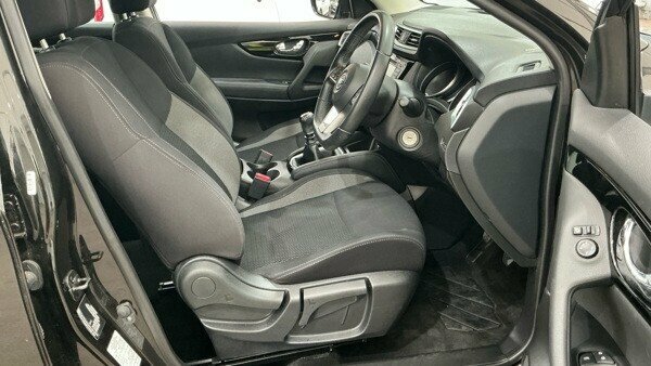 Nissan Qashqai 1.3L Acenta Premium Black #2