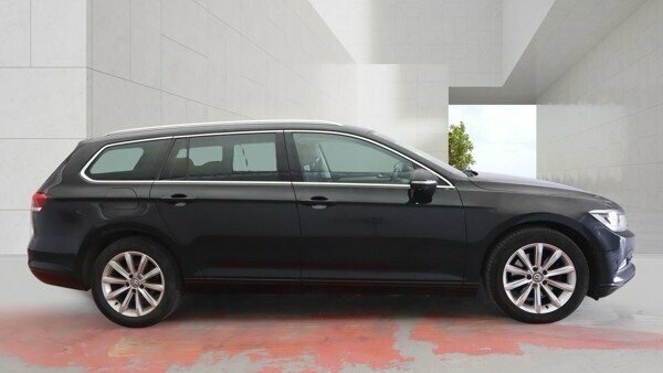 Volkswagen Passat 2L Se Business Black #3