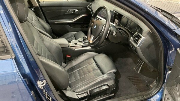 BMW 3 Series 2L Sport Blue #3