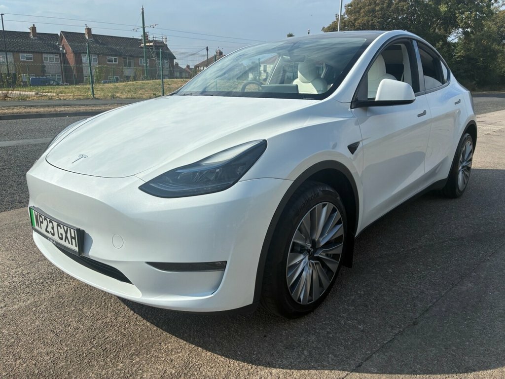Tesla Model Y Suv White