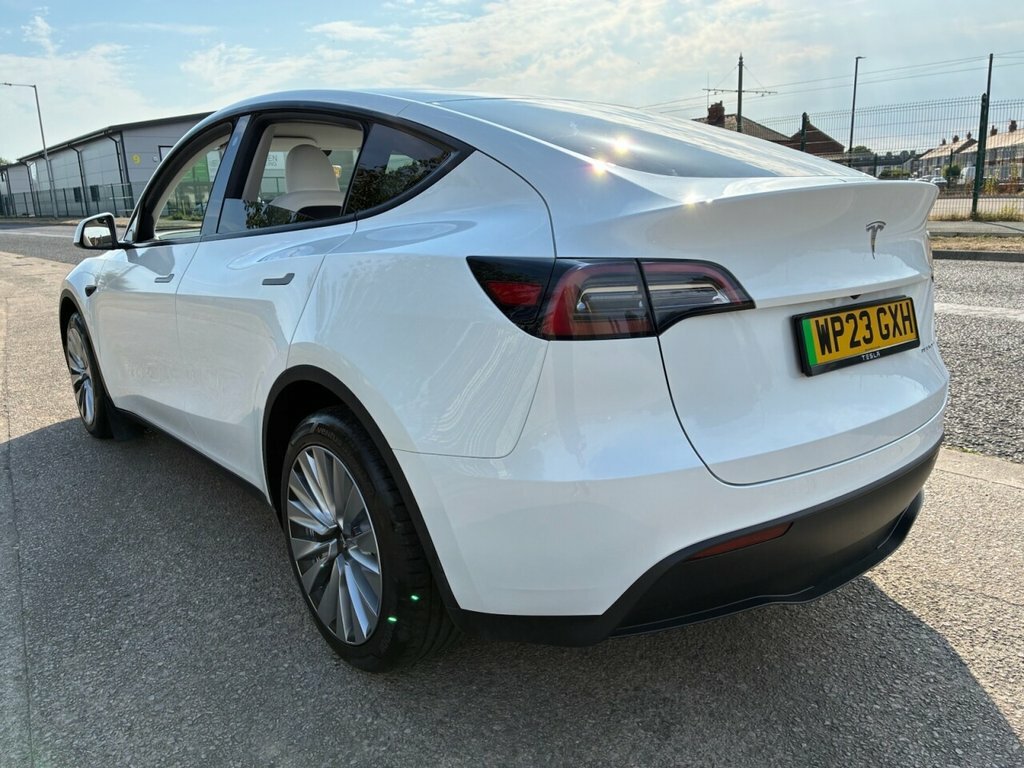 Tesla Model Y Suv WP23GXH White #4