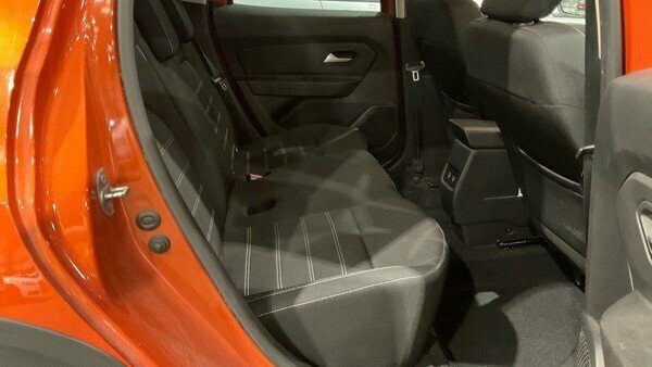 Dacia Duster 1.3L Prestige Orange #3