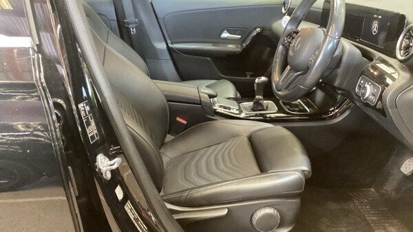 Mercedes-Benz A Class 1.3L Se Black #2