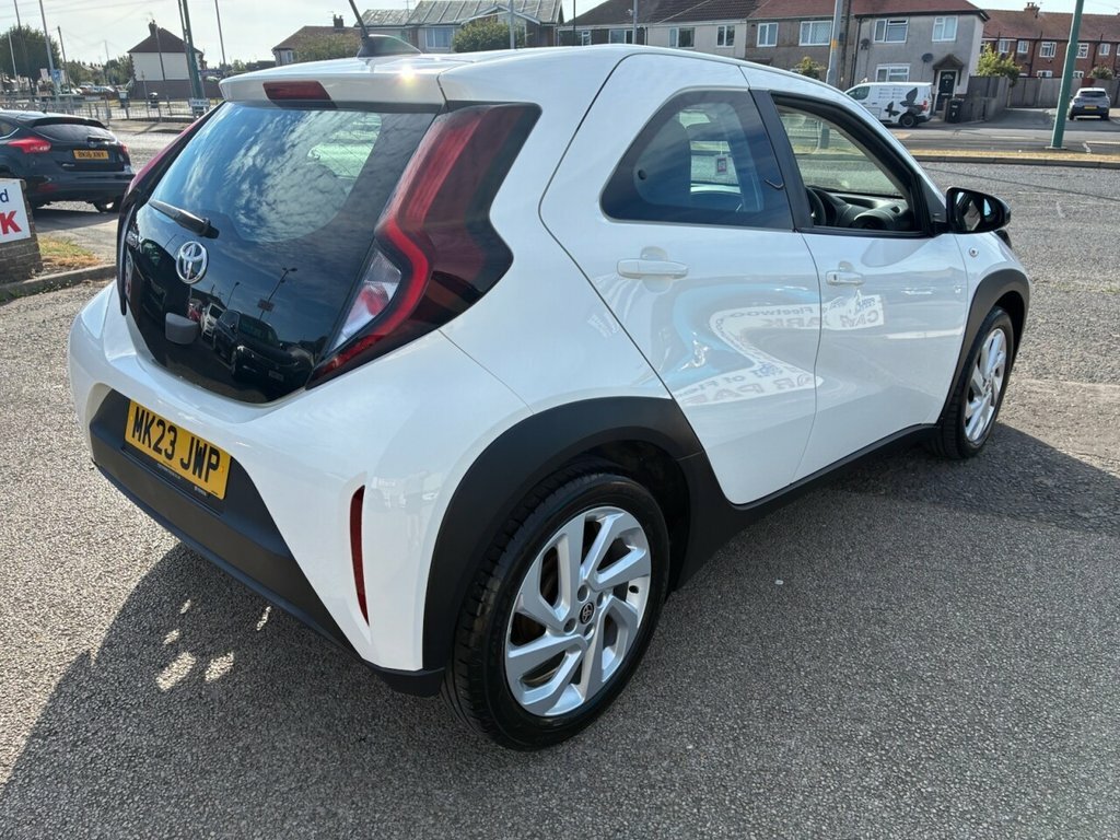 Toyota Aygo X 1L Pure White #4