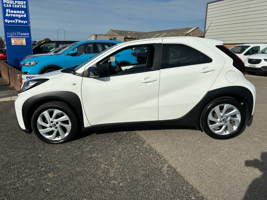 Toyota Aygo X 1L Pure White #5