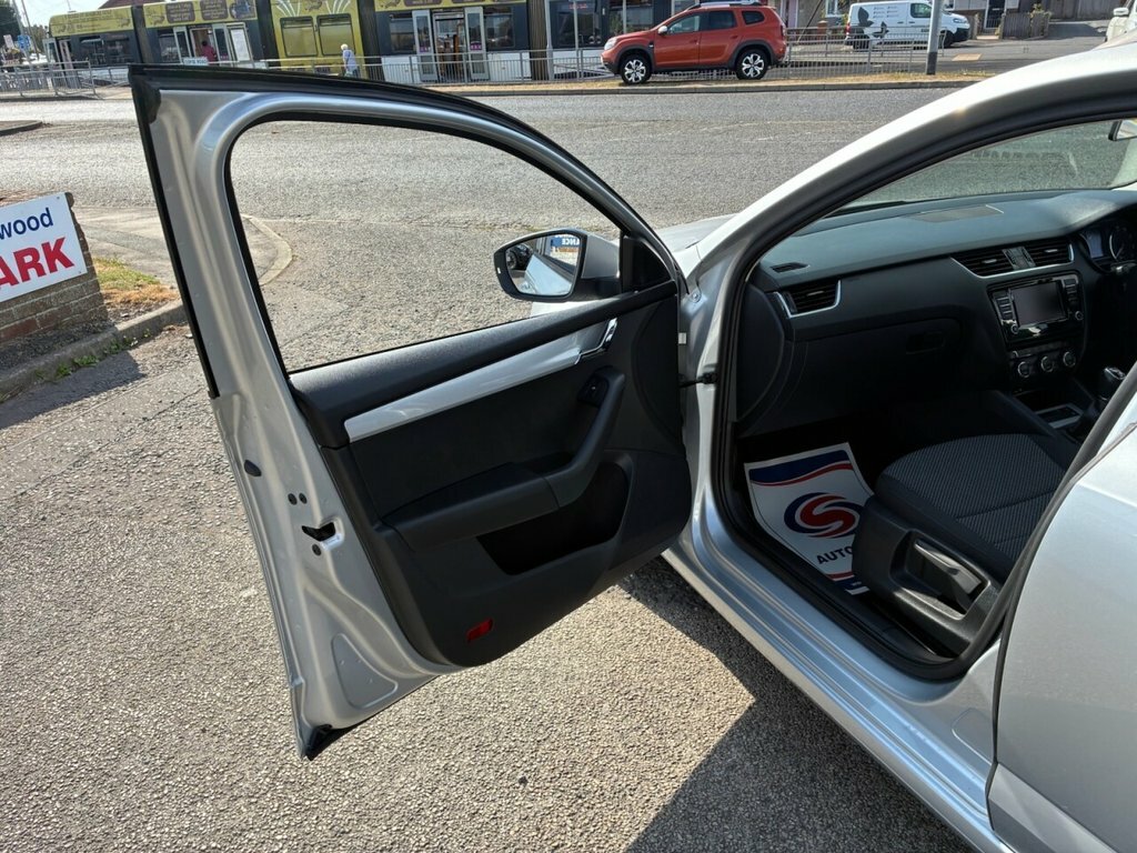 Skoda Octavia 1.6 Tdi Se Business Greenline III Silver #12