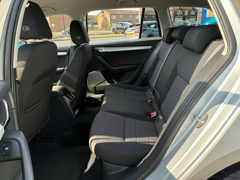 Skoda Octavia 1.6 Tdi Se Business Greenline III Silver #13