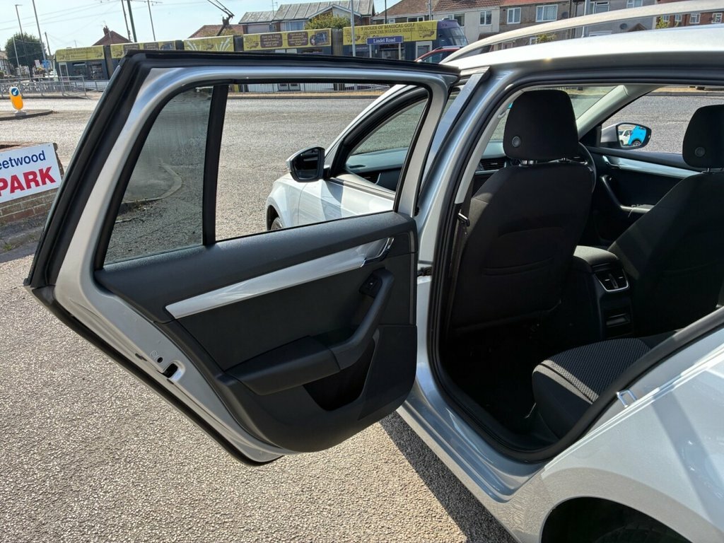 Skoda Octavia 1.6 Tdi Se Business Greenline III Silver #15