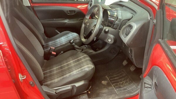 Peugeot 108 1L Active Red #2