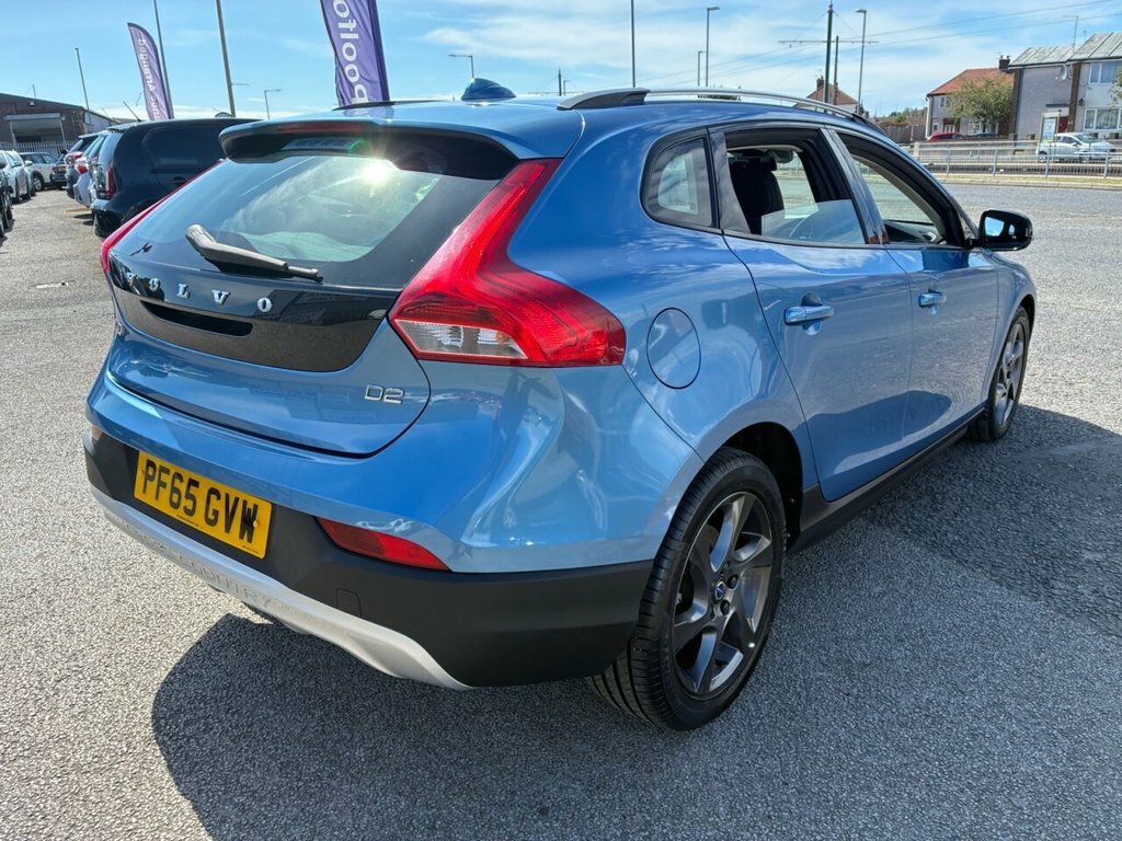 Volvo V40 Cross Country 1.6L Lux Nav PF65GVW Blue #5