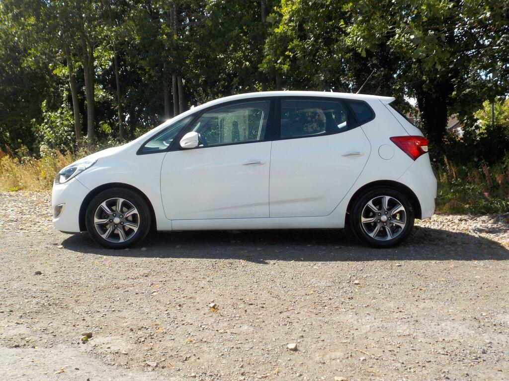 Hyundai Ix20 1.6 Crdi Blue Drive Se Euro 6 S S Black #2