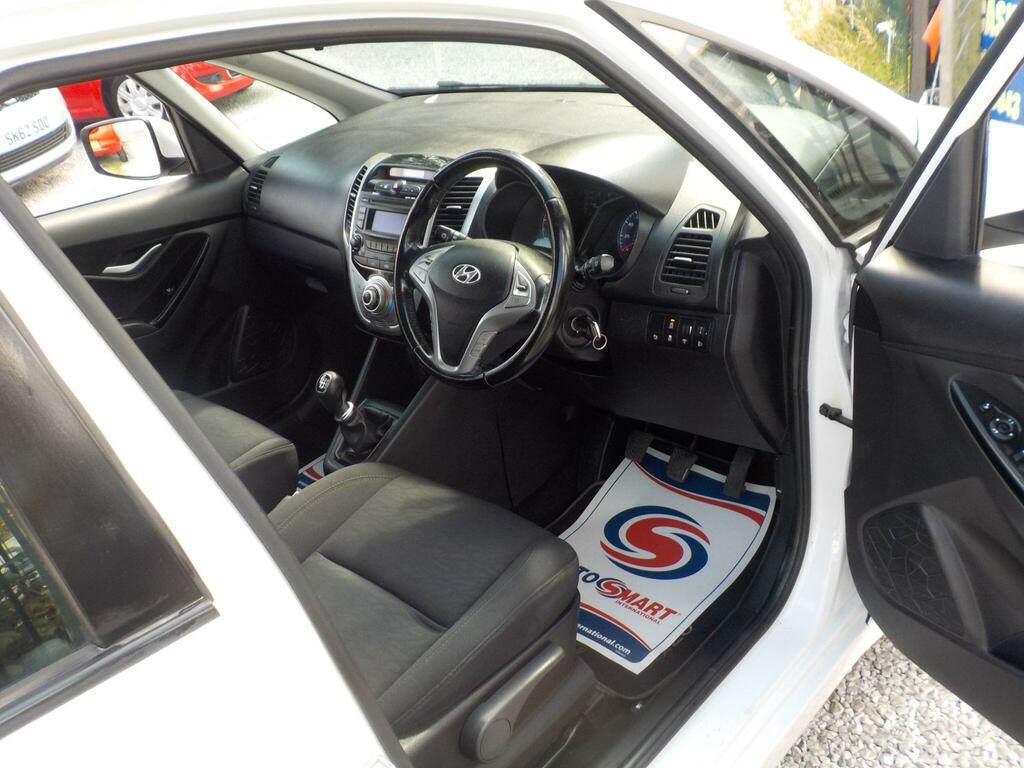 Hyundai Ix20 1.6 Crdi Blue Drive Se Nav Hatchback Ma Blue #10