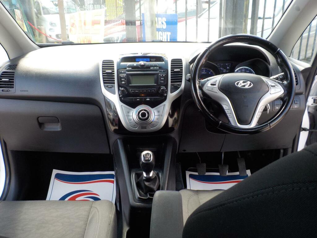 Hyundai Ix20 1.6 Crdi Blue Drive Se Nav Hatchback Ma Blue #12