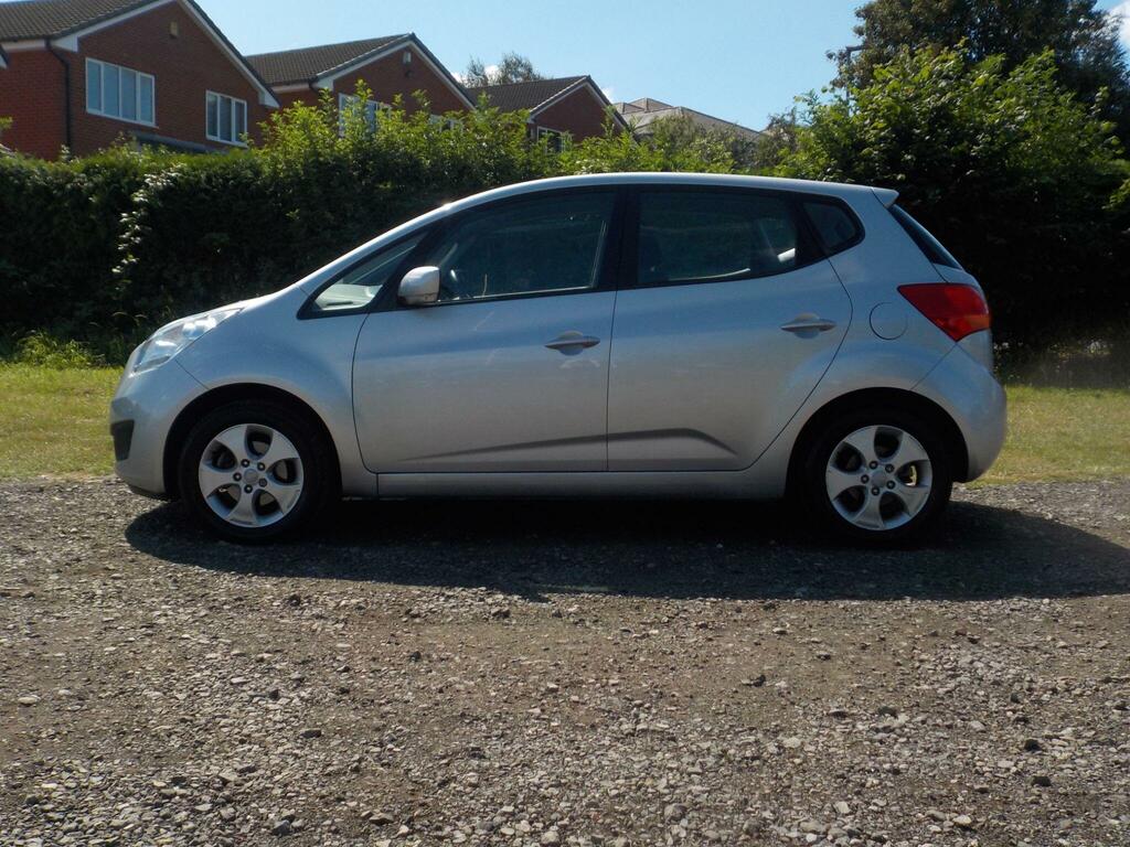Kia Venga 1.4 Ecodynamics 2 Euro 5 S S Black #2