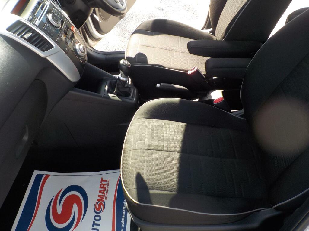 Kia Venga Mpv 1.4 Ecodynamics 2 Euro 5 Ss 201212 Red #28