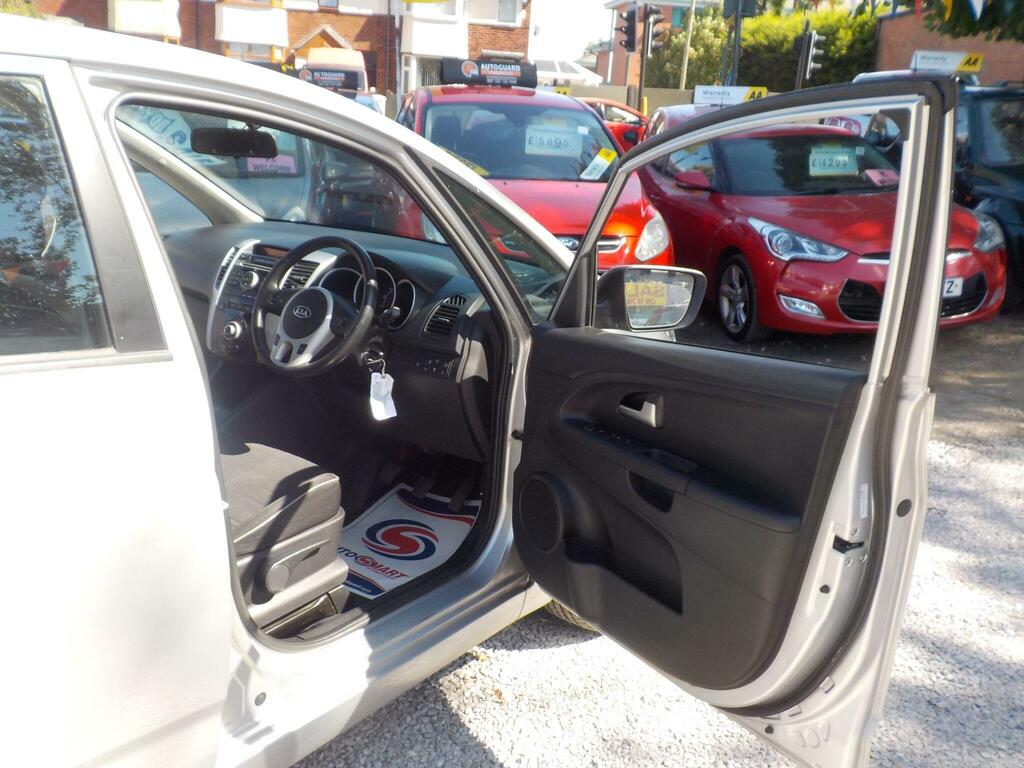 Kia Venga Mpv 1.4 Ecodynamics 2 Euro 5 Ss 201212 Red #18
