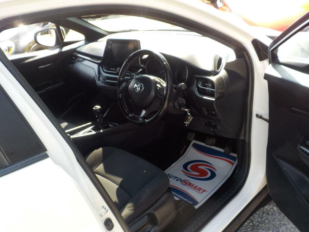 Toyota C-Hr Icon White #10