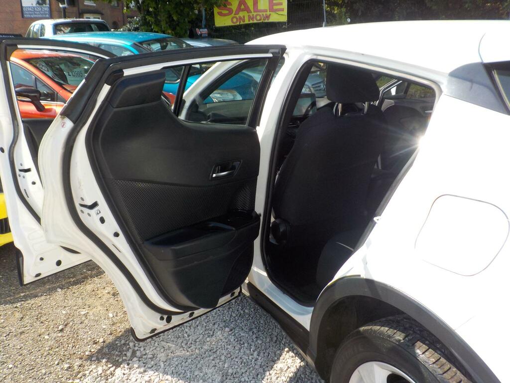 Toyota C-Hr Icon White #23