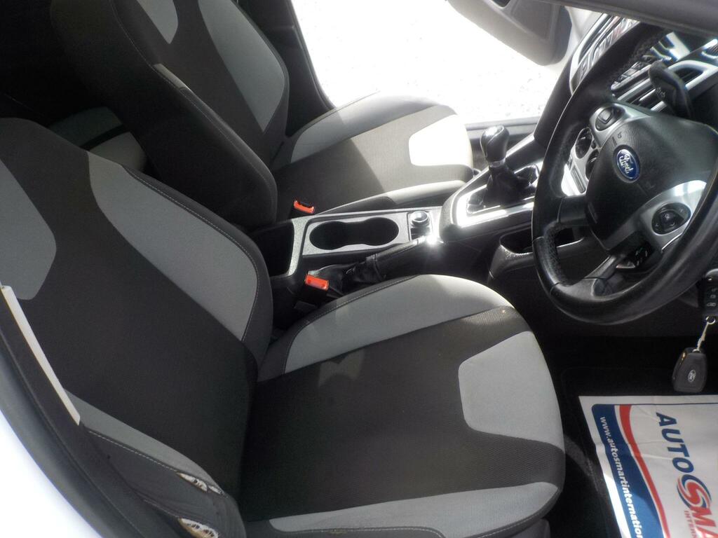 Ford Focus 1.6 Zetec Hatchback Euro 5 105 Blue #16