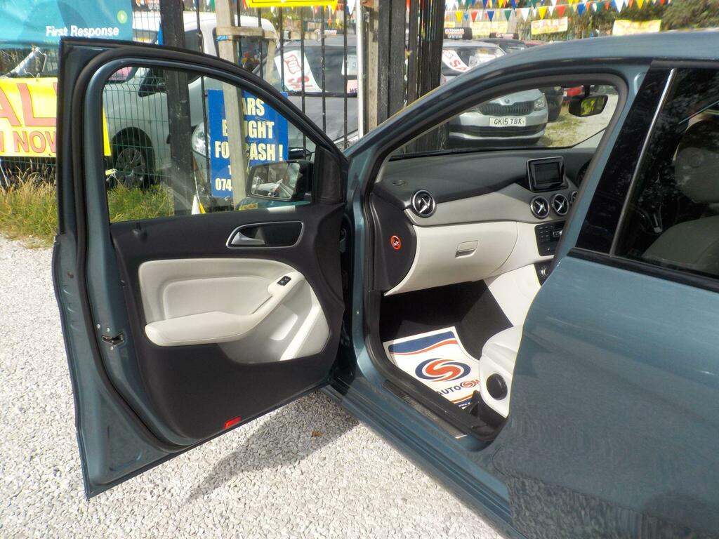 Mercedes-Benz B Class 1.8 B200 Cdi Sport 7G-dct Euro 5... Red #27