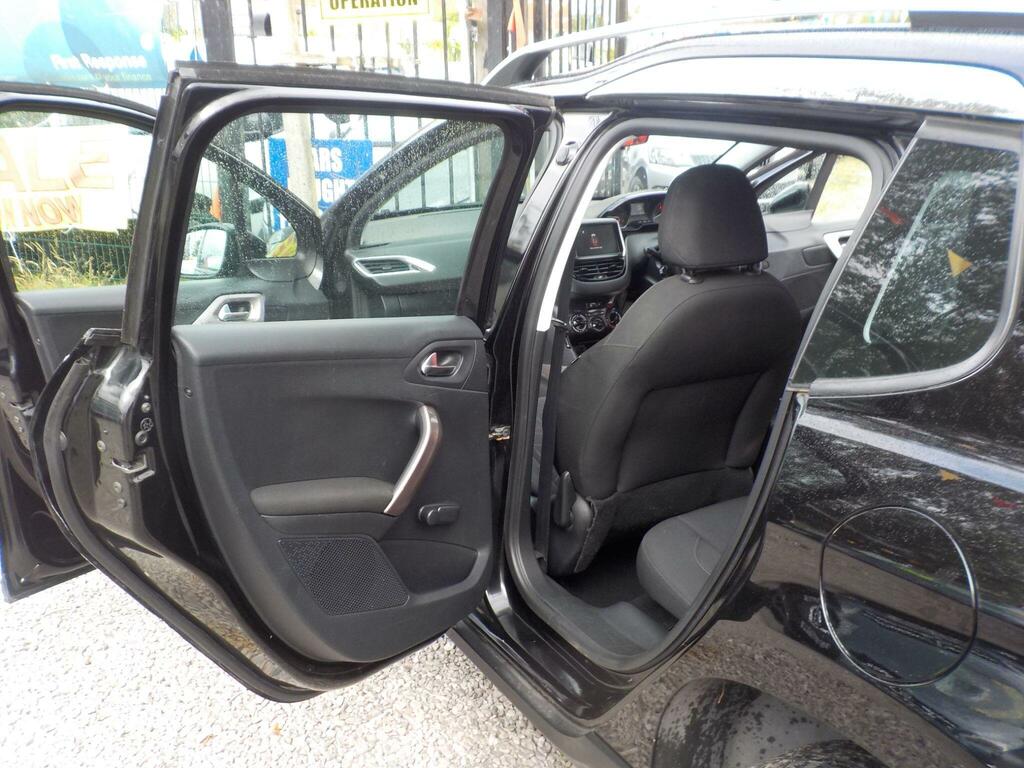 Peugeot 2008 1.2 Vti Allure Black #24