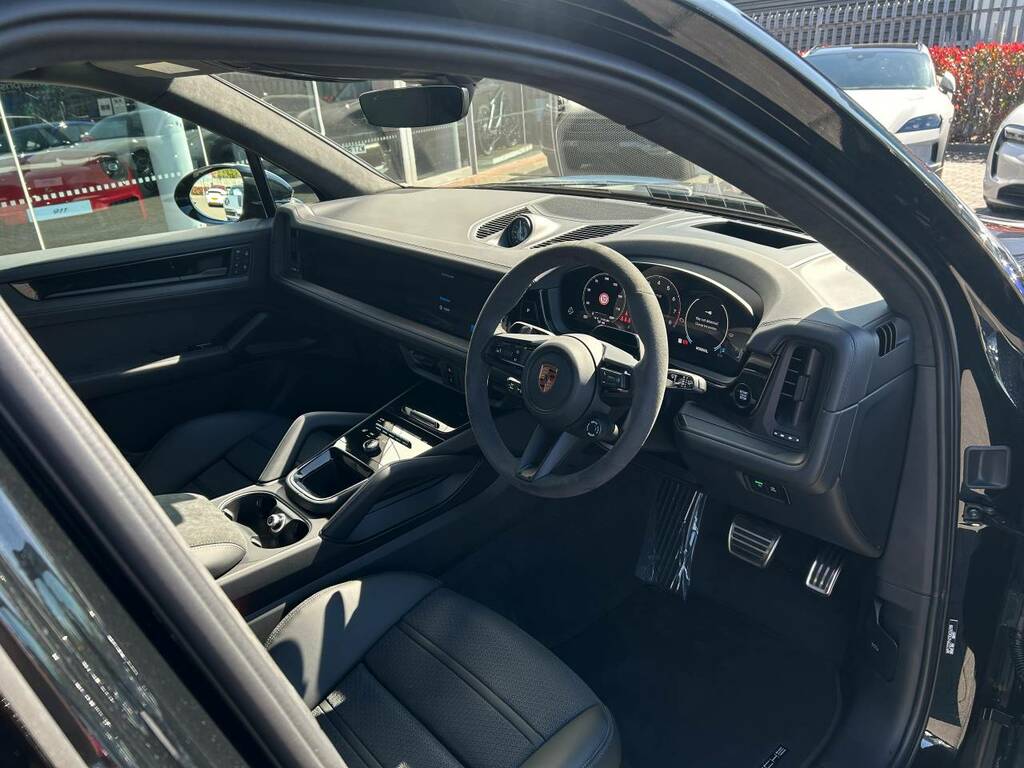 Porsche Cayenne Gts Black #4