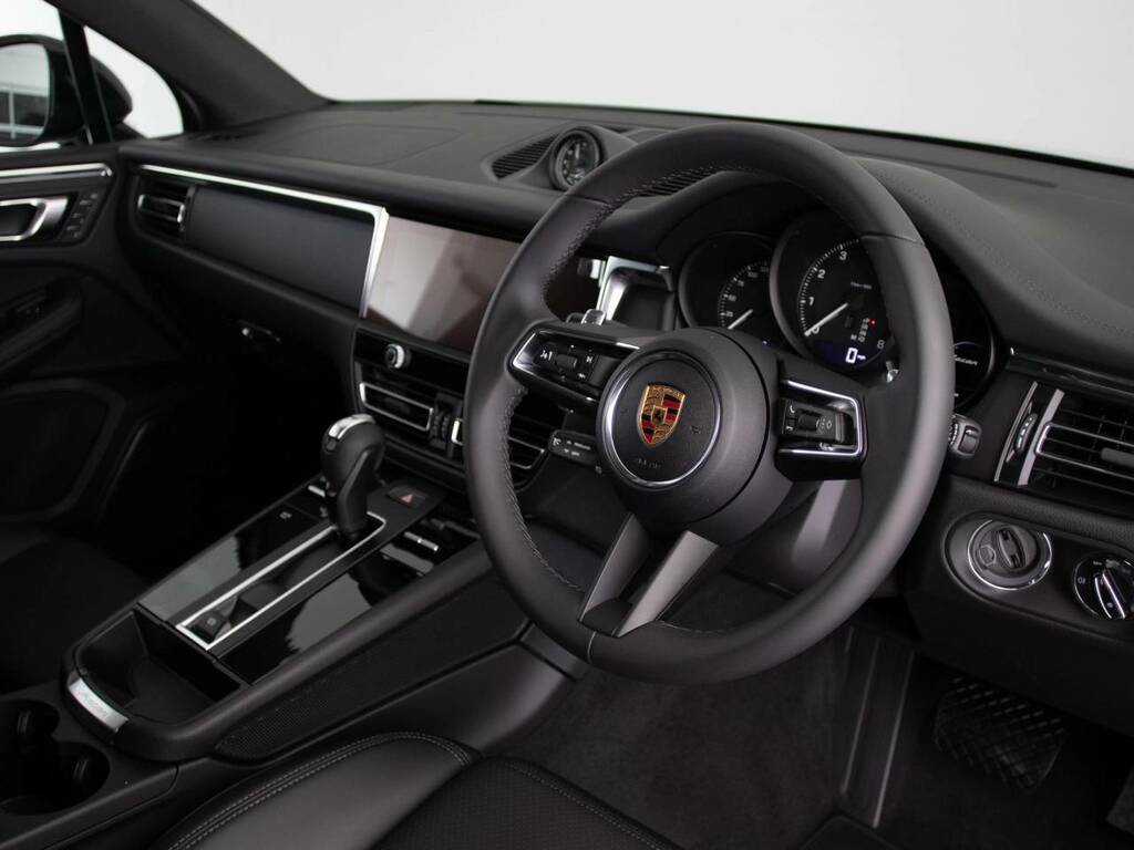 Porsche Macan Suv Black #4