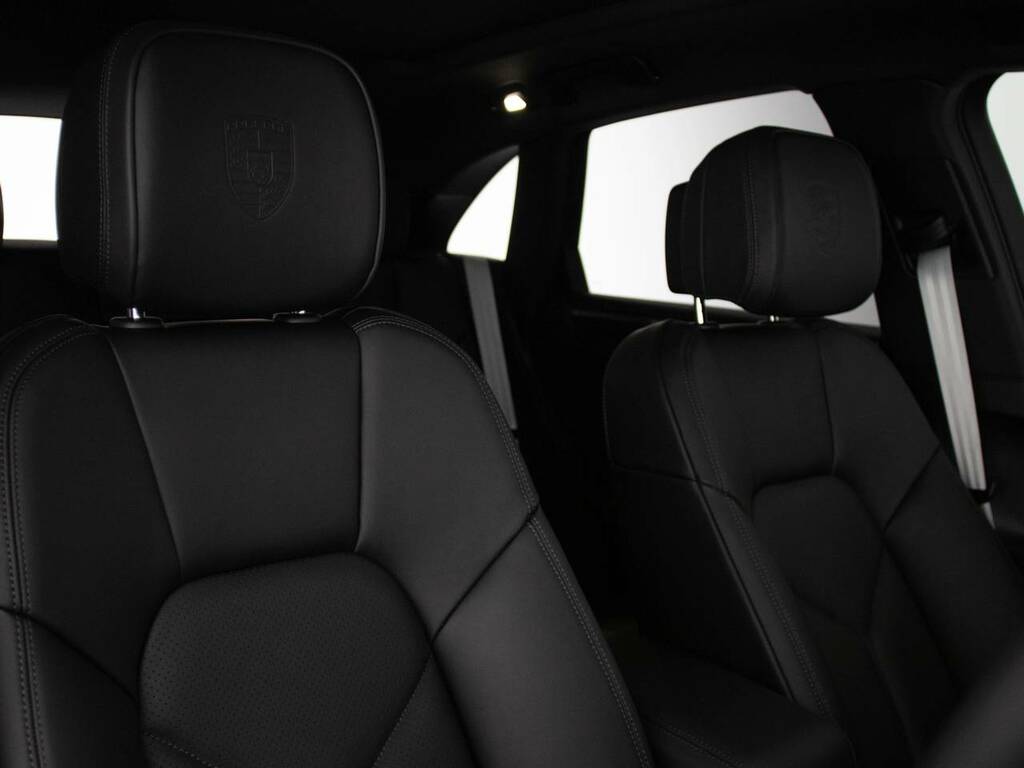 Porsche Macan T Black #5