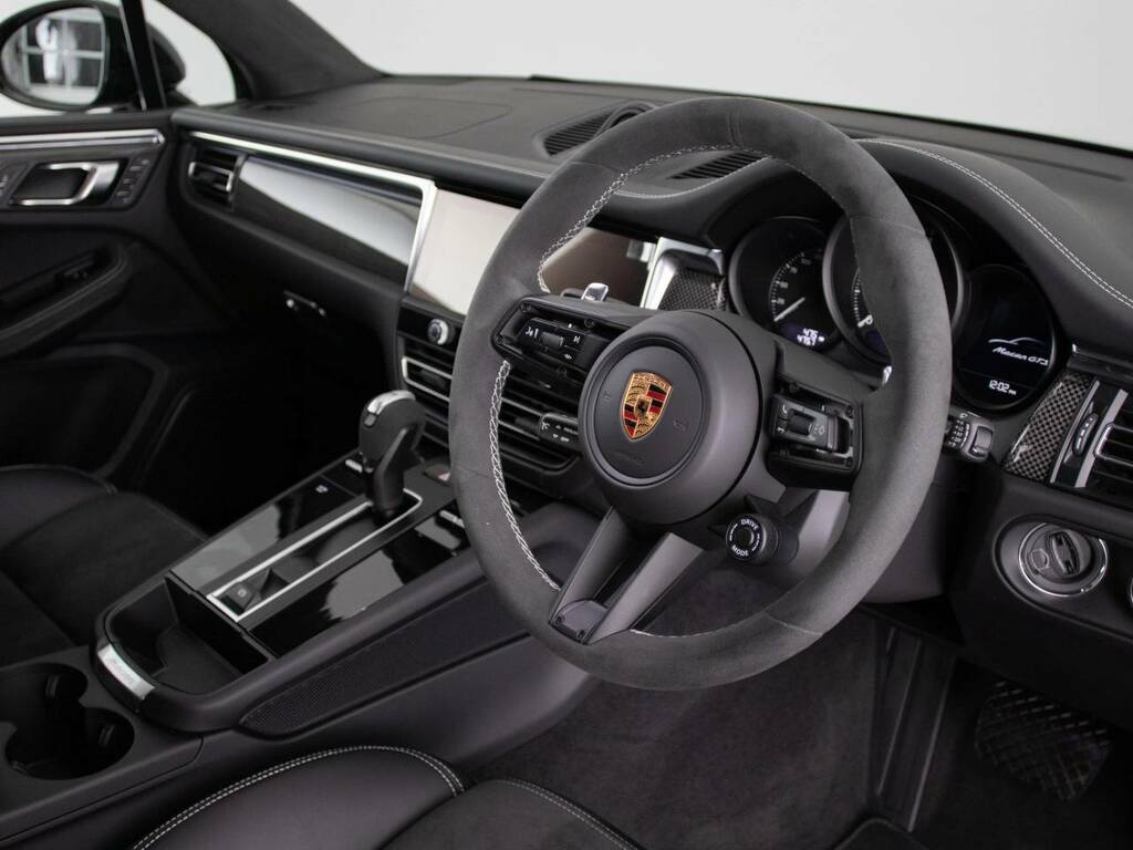 Porsche Macan Gts #4