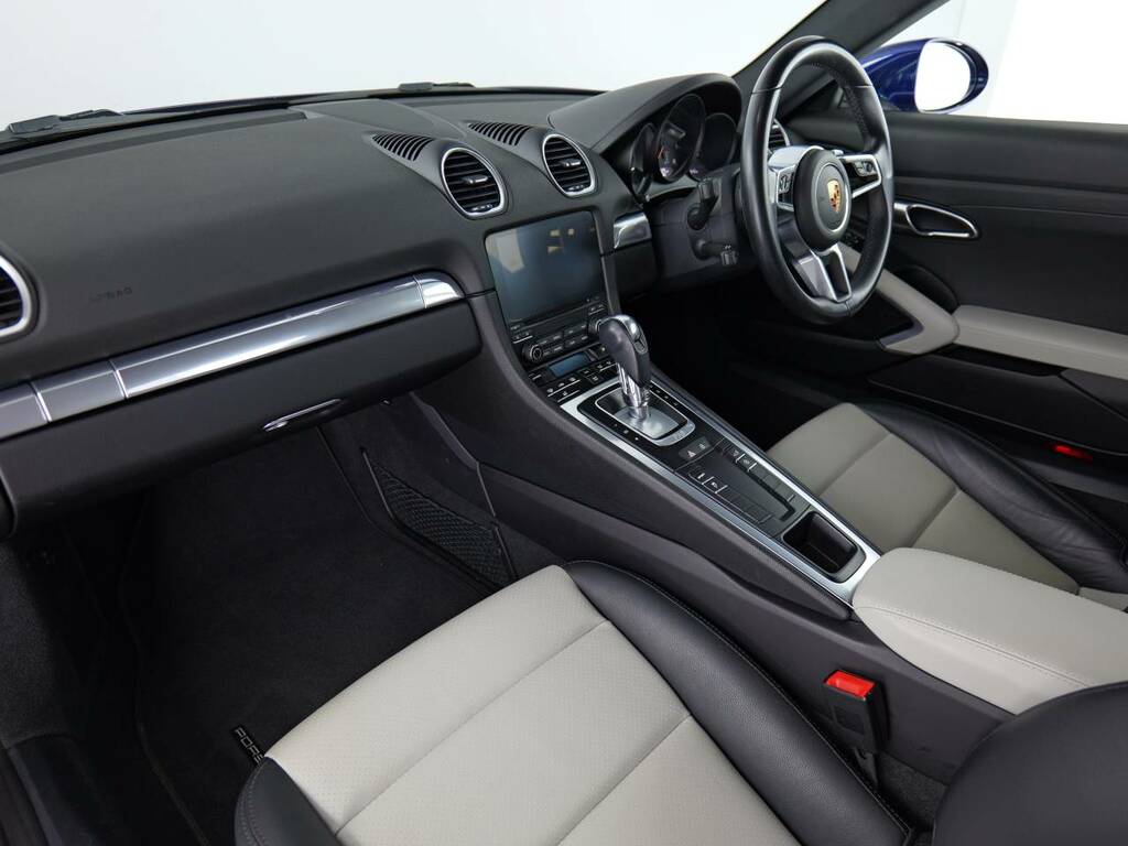Porsche 718 Cayman My22 Blue #5