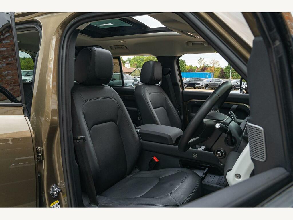 Land Rover Defender 110 3.0 D300 X-dynamic Hse 110 7 Seat Black #22