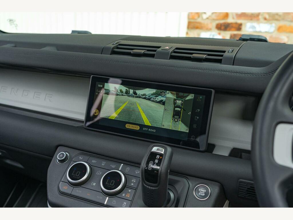 Land Rover Defender 110 3.0 D300 X-dynamic Hse 110 7 Seat Black #44