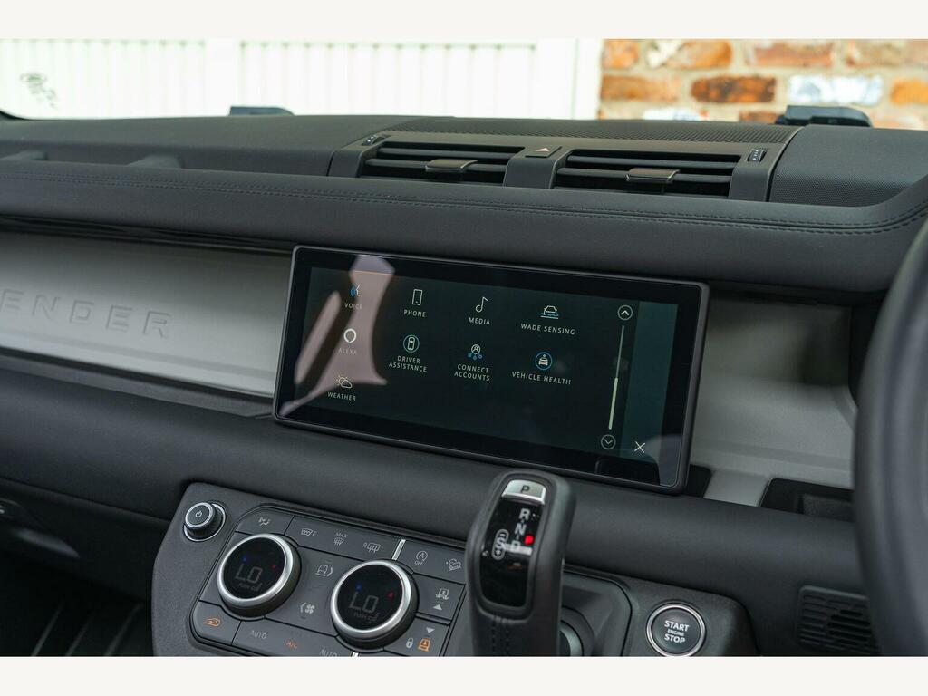Land Rover Defender 110 3.0 D300 X-dynamic Hse 110 7 Seat Black #46