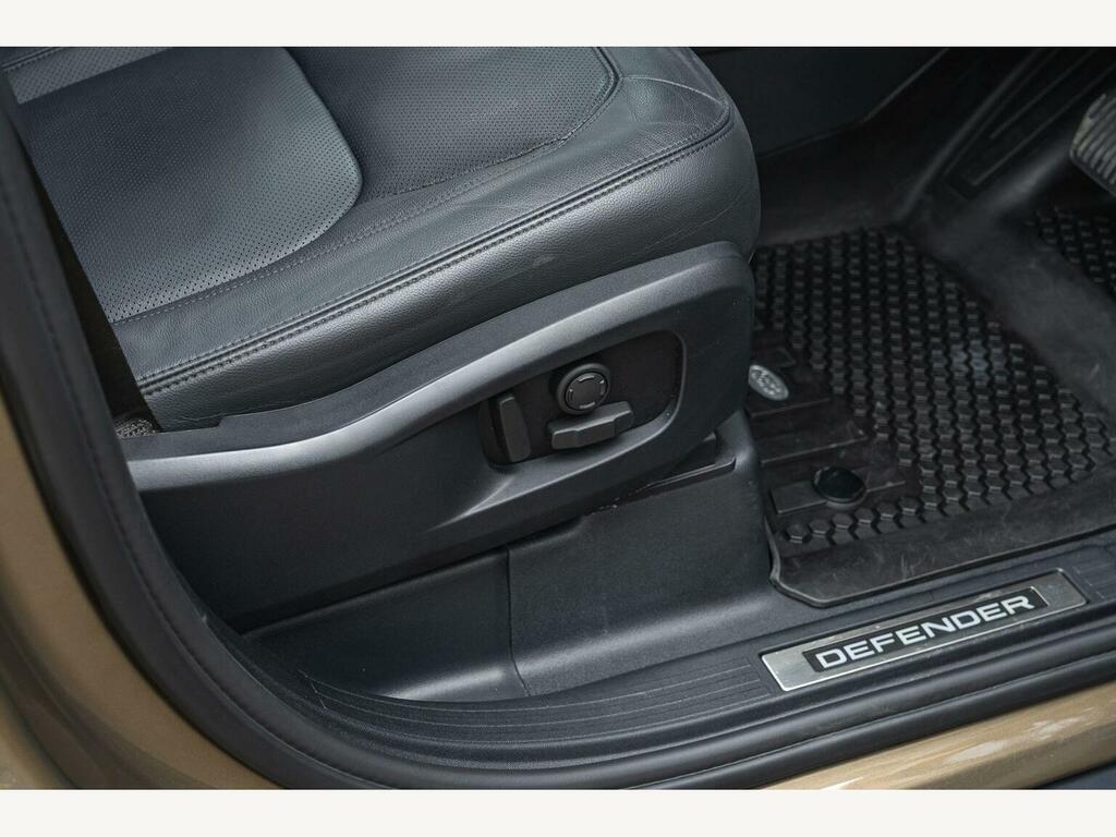Land Rover Defender 110 3.0 D300 X-dynamic Hse 110 7 Seat Black #37